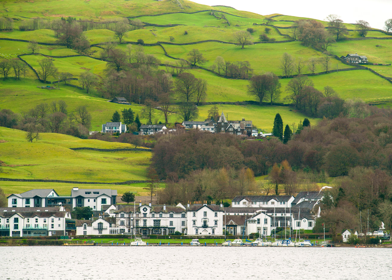 lakeside accommodation in the Lake District